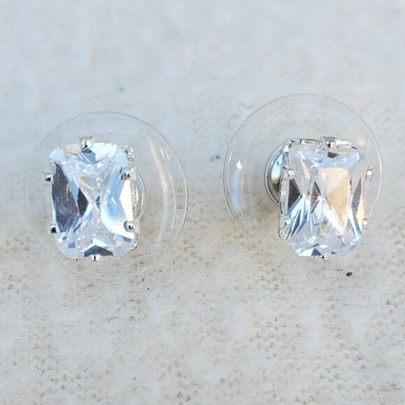 3/$10 NWOT Rectangular crystal/gem earrings - Picture 1 of 7